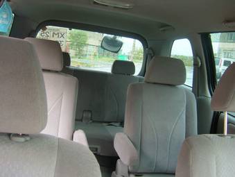 2003 Mazda MPV Photos