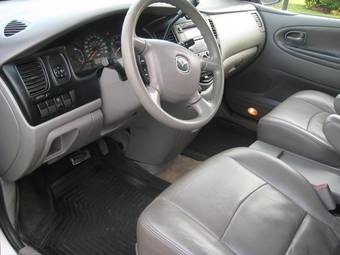 2003 Mazda MPV Images