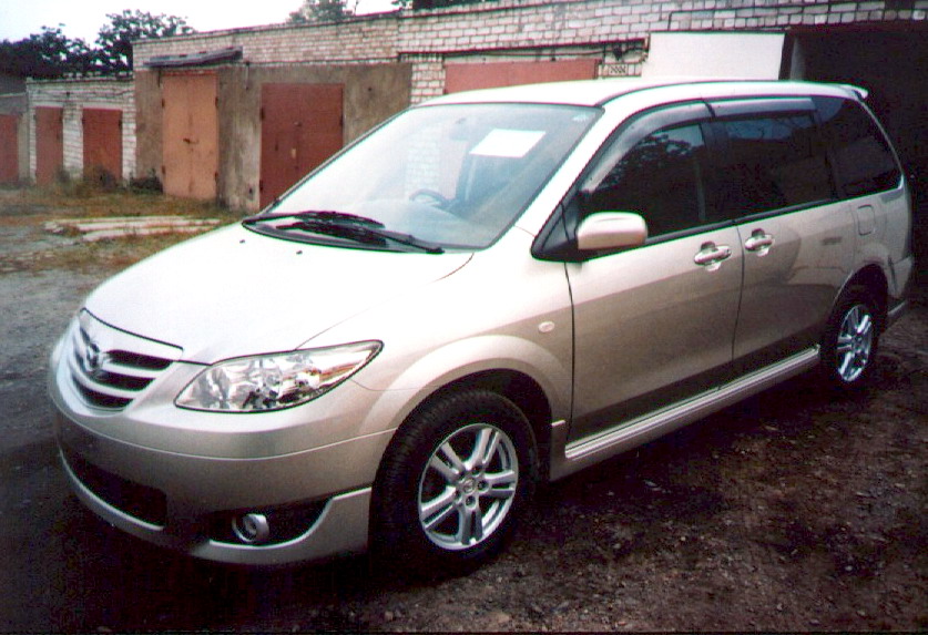 2004 Mazda MPV