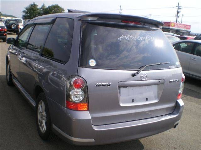 2004 Mazda MPV