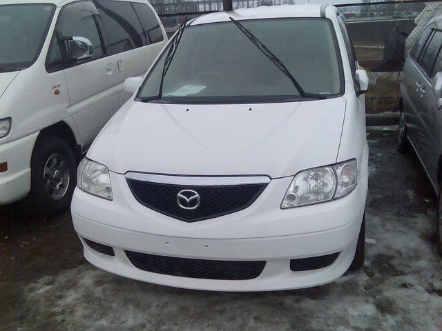 2004 Mazda MPV