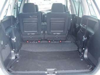 2004 Mazda MPV Wallpapers