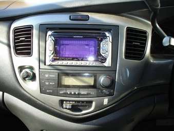 2004 Mazda MPV Pictures