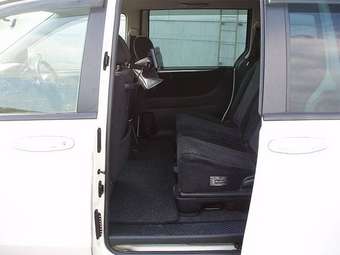 2004 Mazda MPV Photos
