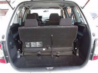 2004 Mazda MPV Pictures