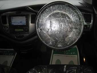 2004 Mazda MPV Photos