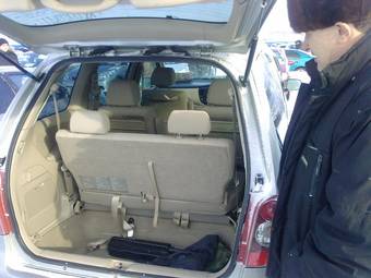 2004 Mazda MPV Photos