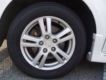 2004 Mazda MPV Pics