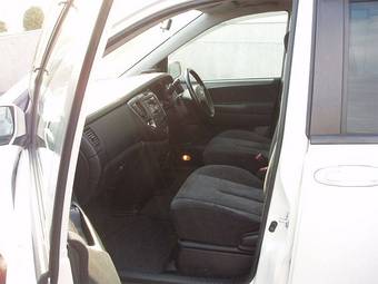 2004 Mazda MPV Wallpapers