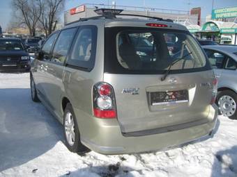 2004 Mazda MPV Photos