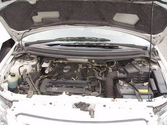 2004 Mazda MPV Photos