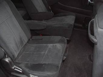2004 Mazda MPV Photos
