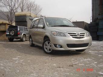 2004 Mazda MPV Photos