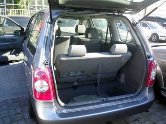 2004 Mazda MPV Photos