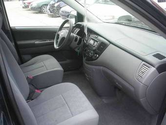 2004 Mazda MPV Photos