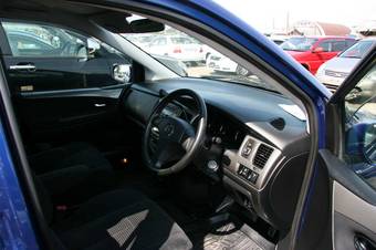 2004 Mazda MPV Pictures