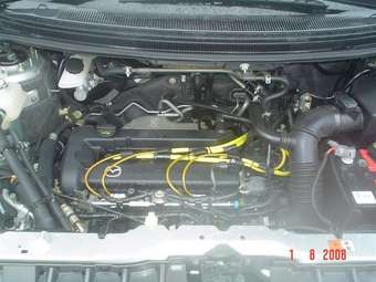 2005 Mazda MPV Photos