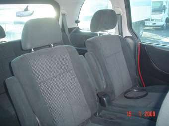 2005 Mazda MPV Images