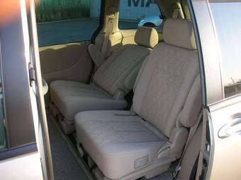 2005 Mazda MPV Photos