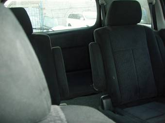 2005 Mazda MPV Pictures