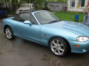 2000 Mazda MX-5 Photos