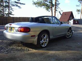 2001 Mazda MX-5 Photos