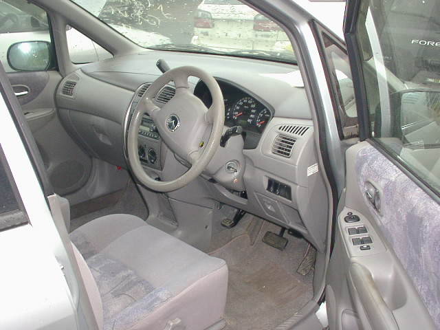 1999 Mazda Premacy Photos
