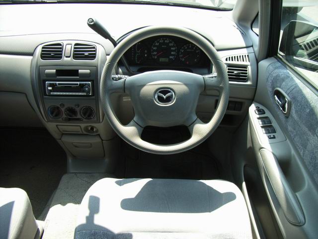 1999 Mazda Premacy Photos