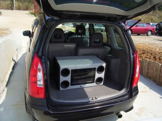1999 Mazda Premacy Pictures