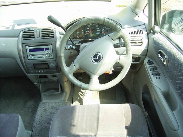 1999 Mazda Premacy Photos