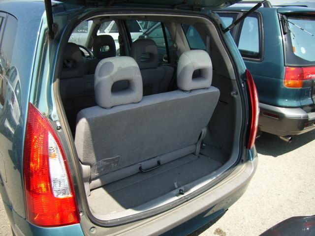 1999 Mazda Premacy Photos