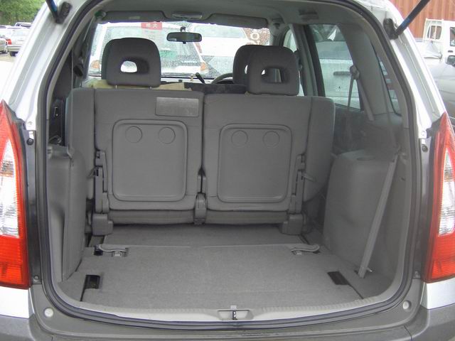 1999 Mazda Premacy Photos