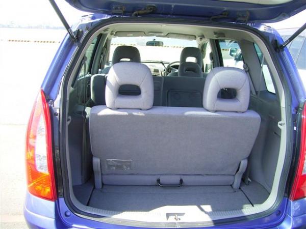 1999 Mazda Premacy Pictures