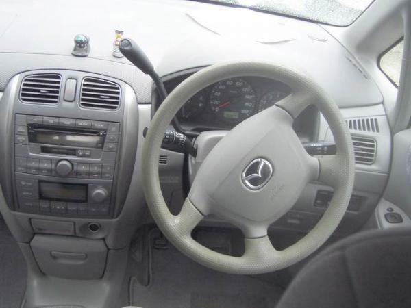 1999 Mazda Premacy Pics
