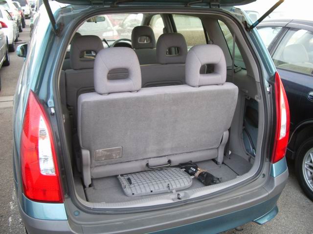 1999 Mazda Premacy Photos