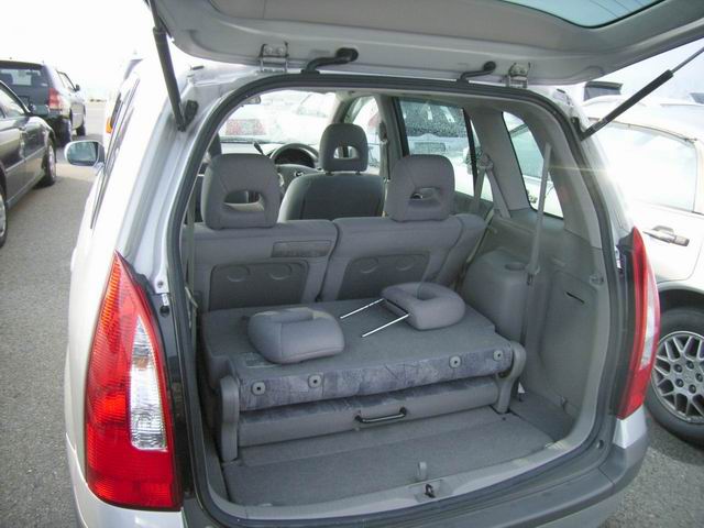 1999 Mazda Premacy Pictures