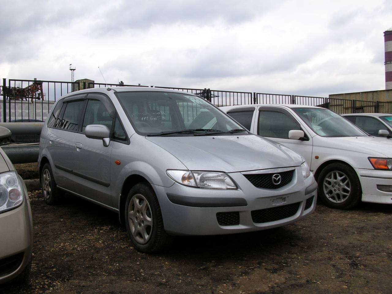 1999 Mazda Premacy Pictures