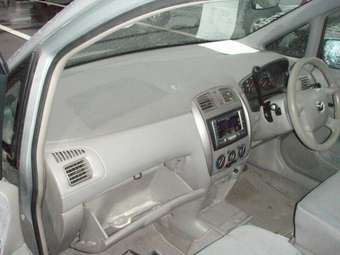 1999 Mazda Premacy Photos
