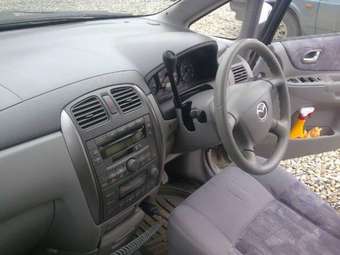 1999 Mazda Premacy Pictures