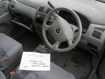 1999 Mazda Premacy Pictures