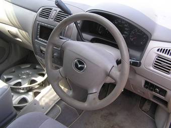 1999 Mazda Premacy Pics