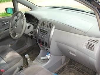 1999 Mazda Premacy Photos