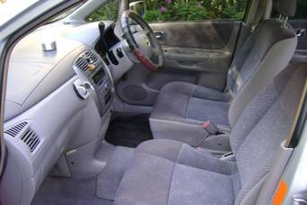 1999 Mazda Premacy Images