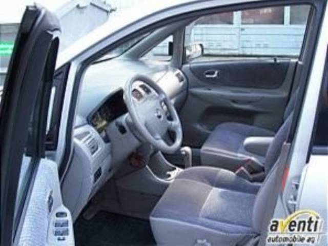 2000 Mazda Premacy