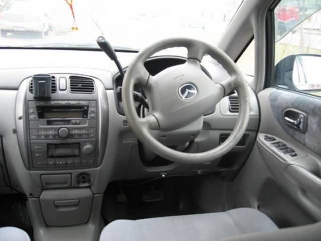 2000 Mazda Premacy