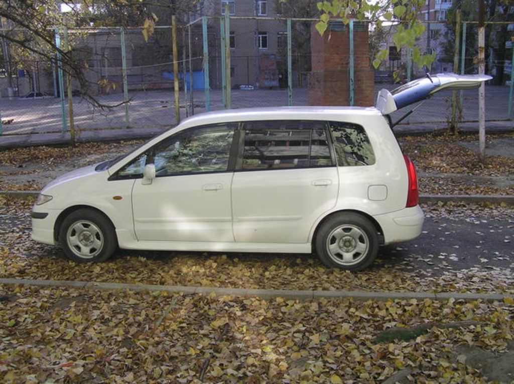 2000 Mazda Premacy