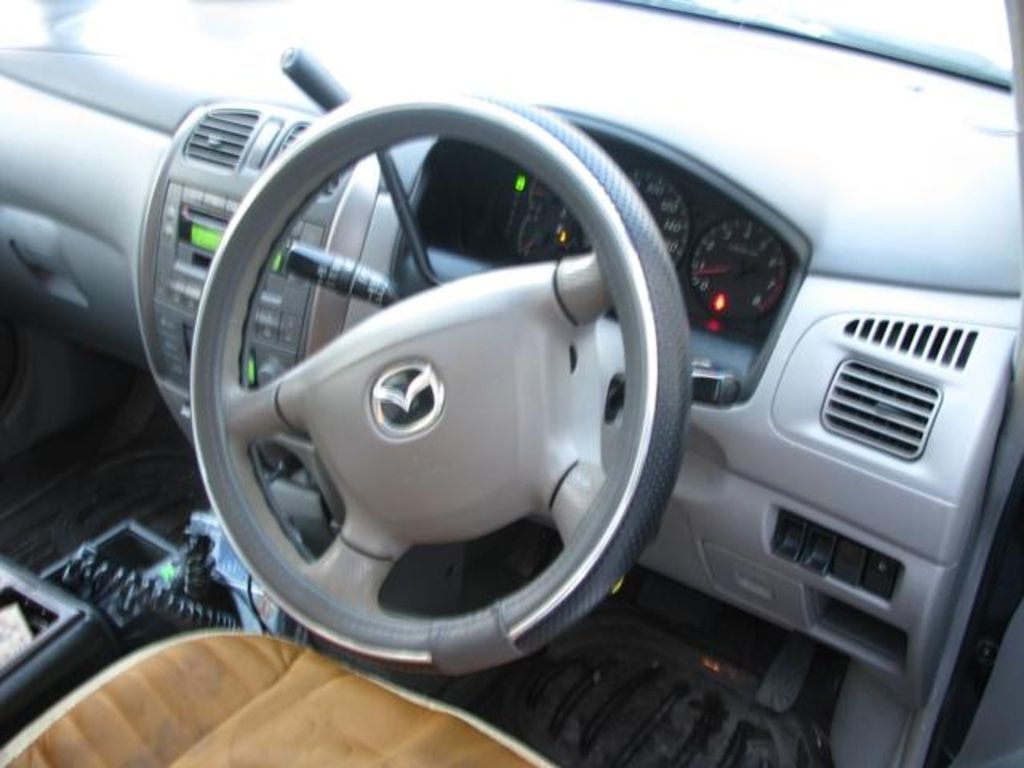 2000 Mazda Premacy