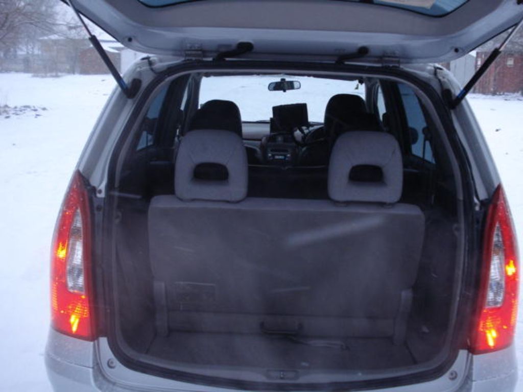 2000 Mazda Premacy