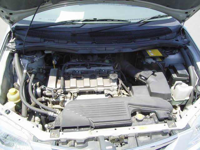 2000 Mazda Premacy Photos