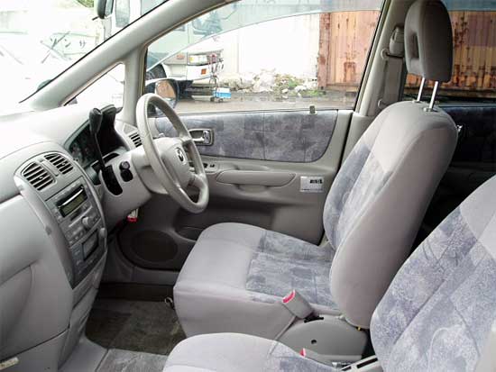 2000 Mazda Premacy Pictures
